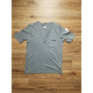 NWT Gap V-neck